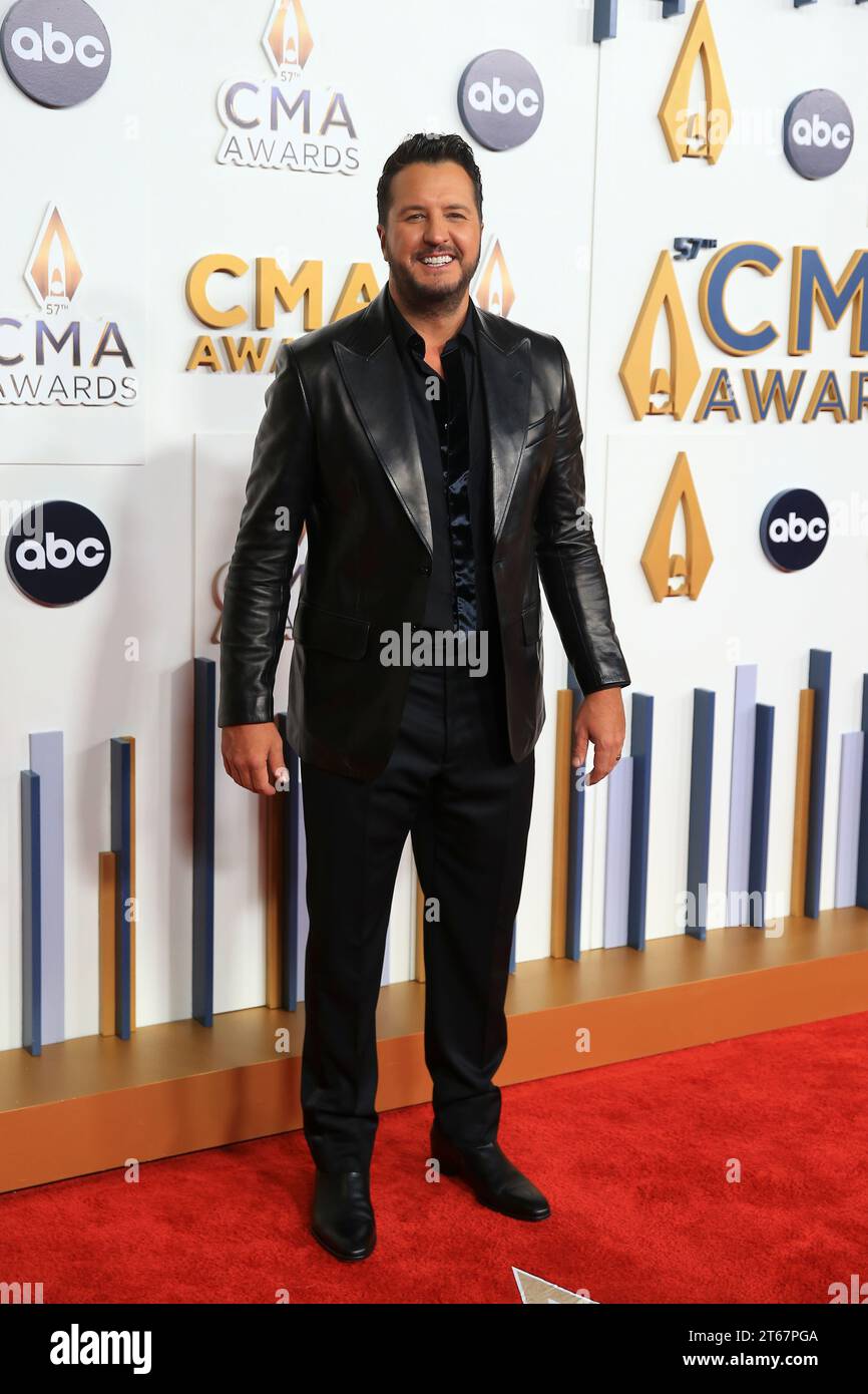 Nashville, États-Unis. 08 novembre 2023. Arrivée à la 57e cérémonie des CMA Awards au Bridgestone Arena de Nashville, Tennessee, le mercredi 8 novembre 2023. (Photo de Justin Renfroe/Sipa USA) crédit : SIPA USA/Alamy Live News Banque D'Images