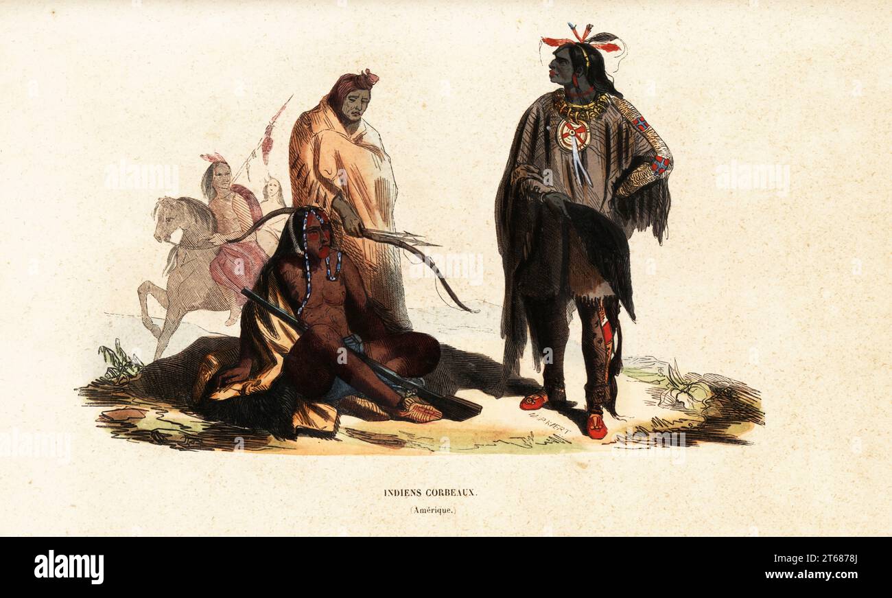 Crow à fort Clarke. Guerrier (peut-être le chef Eripuass, Rotten Belly) avec des plumes dans ses cheveux portant un cuir de corne, une femme avec le cape de peau d'animal tenant l'arc et les flèches, et un homme de médecine assis ou le chaman. Deux braves à cheval derrière elles. Indiens Corbeaux (Amérique). Adapté d'une peinture de Karl Bodmer dans voyages à l'intérieur de l'Amérique du Nord, par le Prince Maximilian de Wied, 1839. Bois de couleur main coupé par L. Markaert d'après une illustration de Karl Bodmer de Auguste Wahlen's Moeurs, Usage et costumes de tous les Peuples du monde, (manières, coutumes et costumes de tous les peopl Banque D'Images