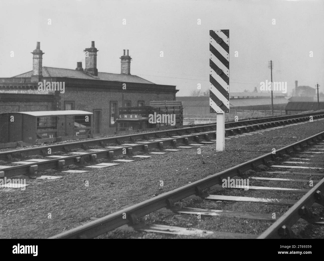 Des panneaux colorés remplacent les sémaphores sur la London and North Eastern Railway entre Pilmoor Junction et Knaresborough. [traduction automatique] Banque D'Images