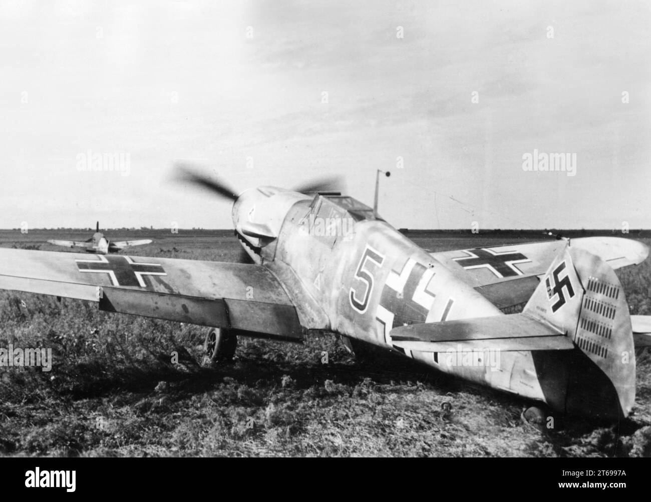 Le Messerschmitt Me BF 109, probablement III/JG 3, décolle pour un vol ennemi près de Kremenchuk sur le Dniepr dans la section sud du front est. Photo : Koster [traduction automatique] Banque D'Images