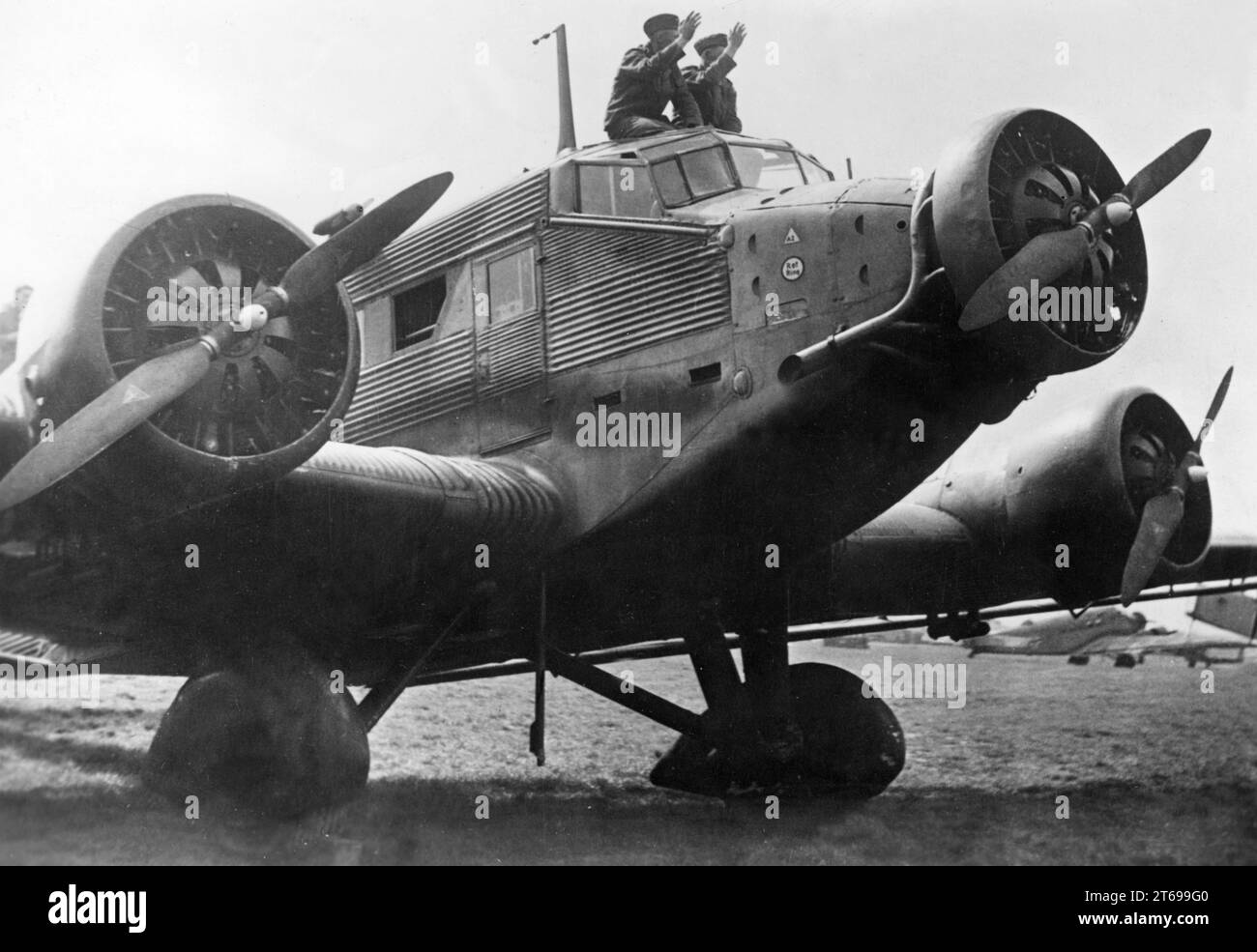 Avion de transport Junkers Ju 52 sur un terrain d'aviation en Pologne. Photo : Borchmann. [traduction automatique] Banque D'Images