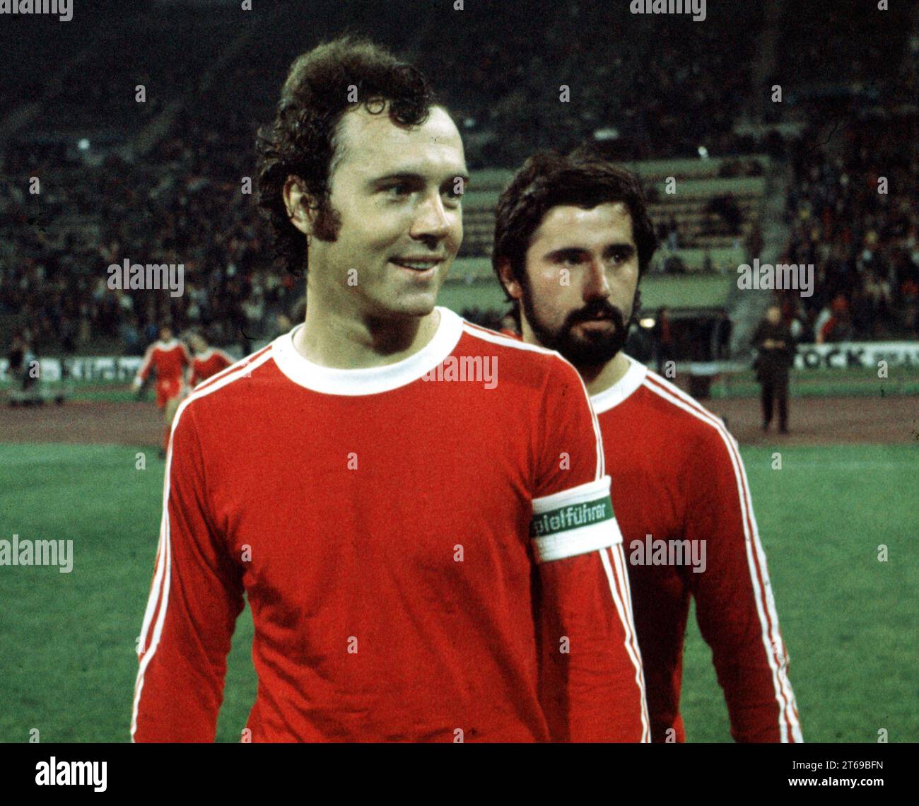 Demi-finale de la coupe des Champions d'Europe, FC Bayern Munich - Real Madrid /14.04.1976/ Capitaine Franz Beckenbauer (à gauche) avec Gerd Müller [traduction automatique] Banque D'Images