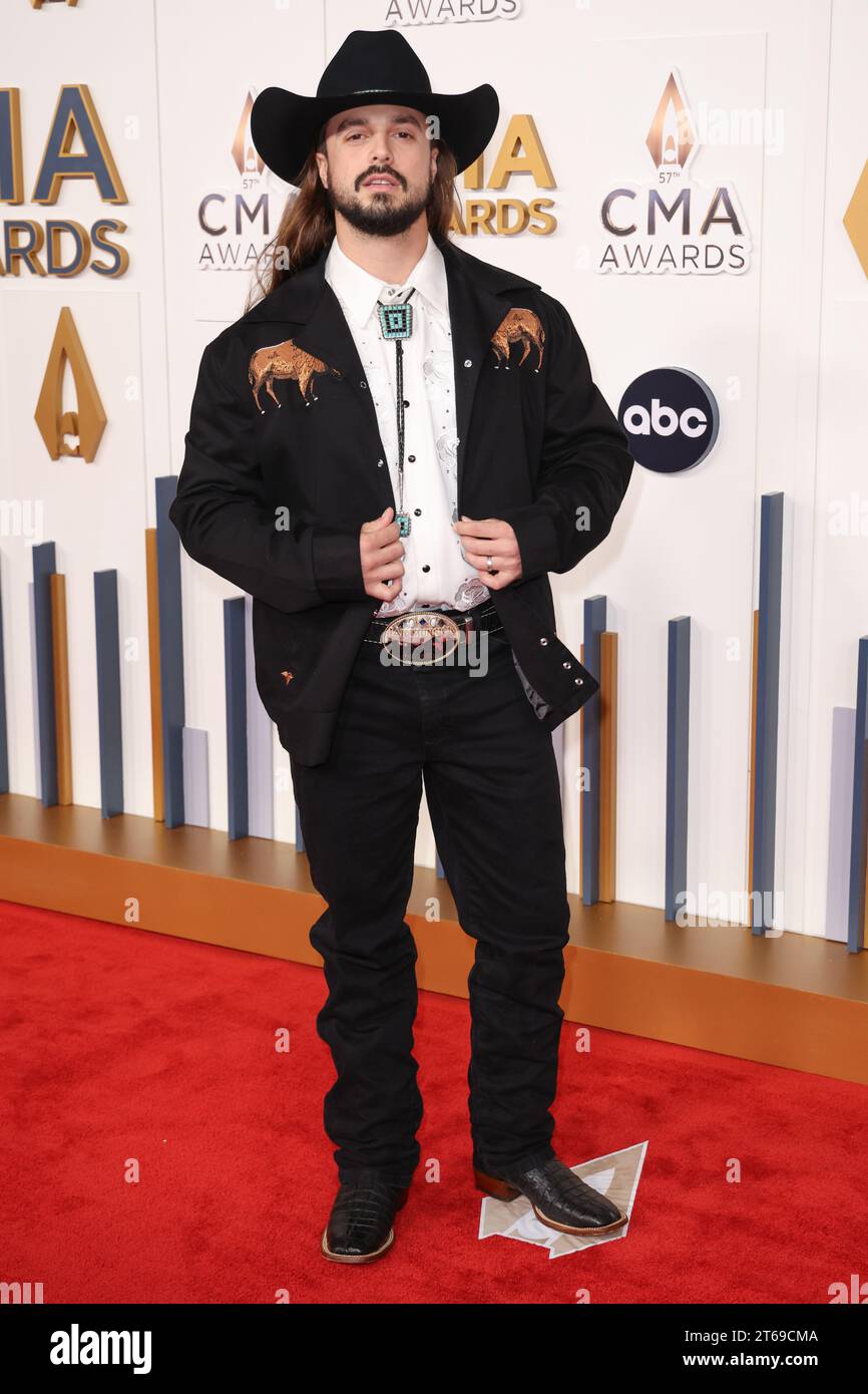 Nashville, États-Unis. 08 novembre 2023. Ian Munsick arrive à la 57e cérémonie annuelle des Country Music Association Awards qui se tient au Bridgestone Arena le 8 novembre 2023 à Nashville, TN. © Curtis Hilbun/AFF-USA.COM crédit : AFF/Alamy Live News Banque D'Images