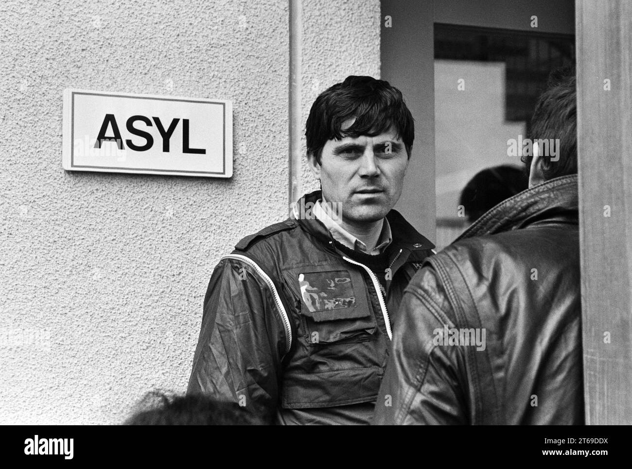 Allemagne, Zirndorf, 12.01.1993 Archive : 38-20-01 point de contact central pour les demandeurs d'asile photo : entrée principale pour les demandeurs d'asile [traduction automatique] Banque D'Images