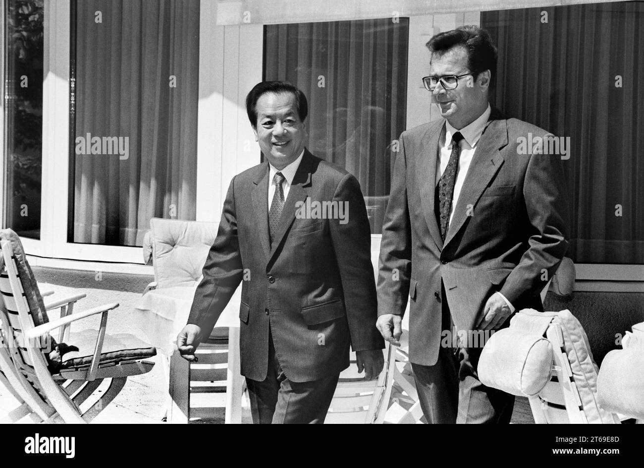 Allemagne, Bonn, 11.05.1993 Archives : 40-21-05 visite du ministre chinois des Affaires étrangères photo : Klaus Kinkel et Qian Qichen [traduction automatique] Banque D'Images