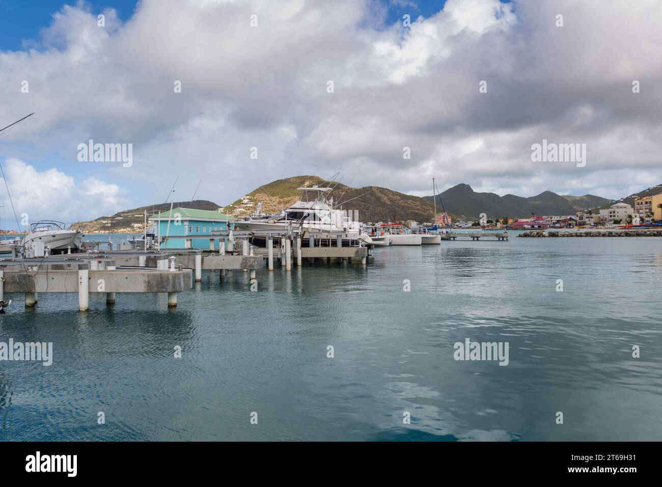 Marina dans la Grande Baie à Phillipsburg, St. Maarten dans la mer des Caraïbes Banque D'Images
