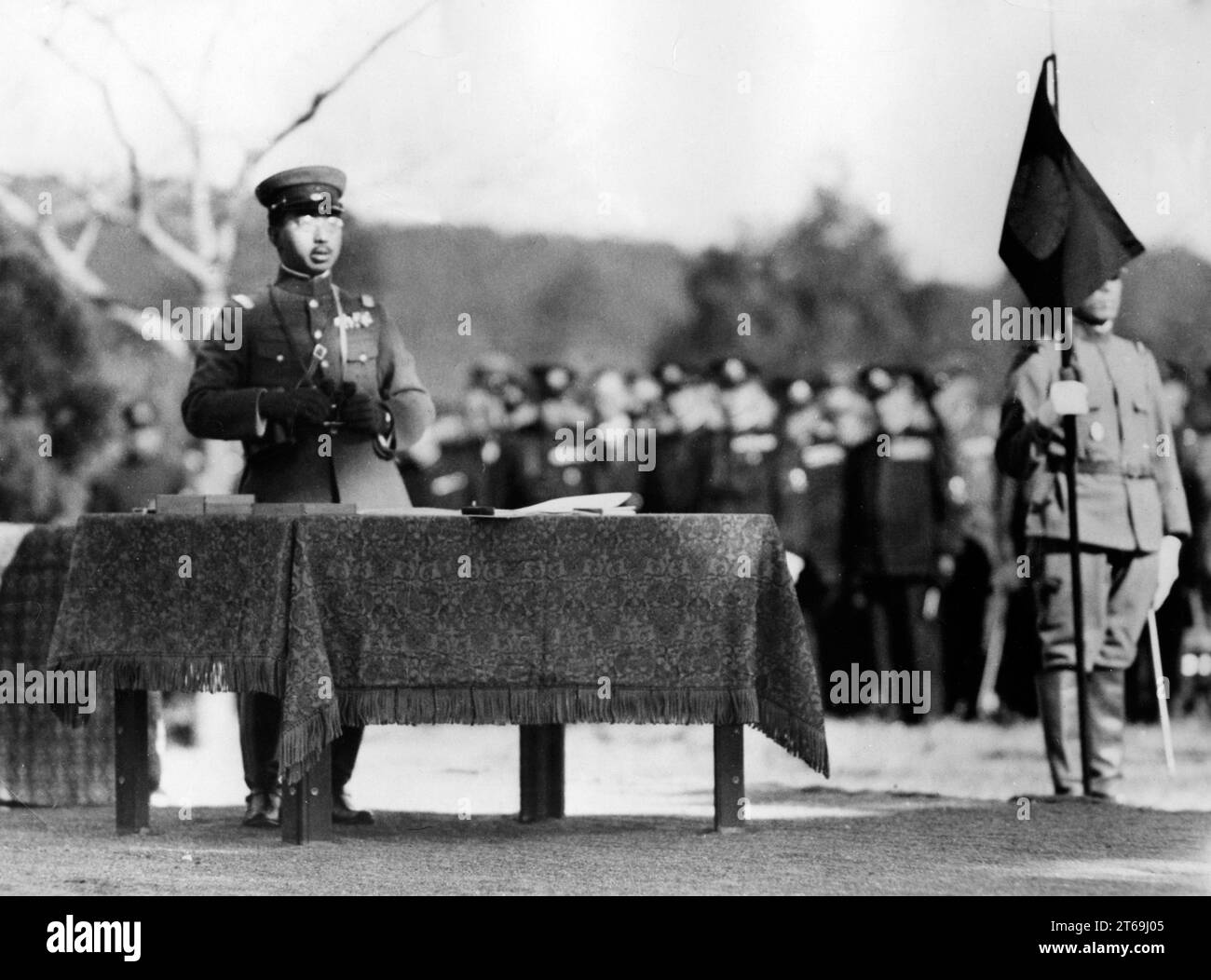L'empereur japonais Hirohito lors des grandes manœuvres japonaises à Kagoshima. [traduction automatique] Banque D'Images
