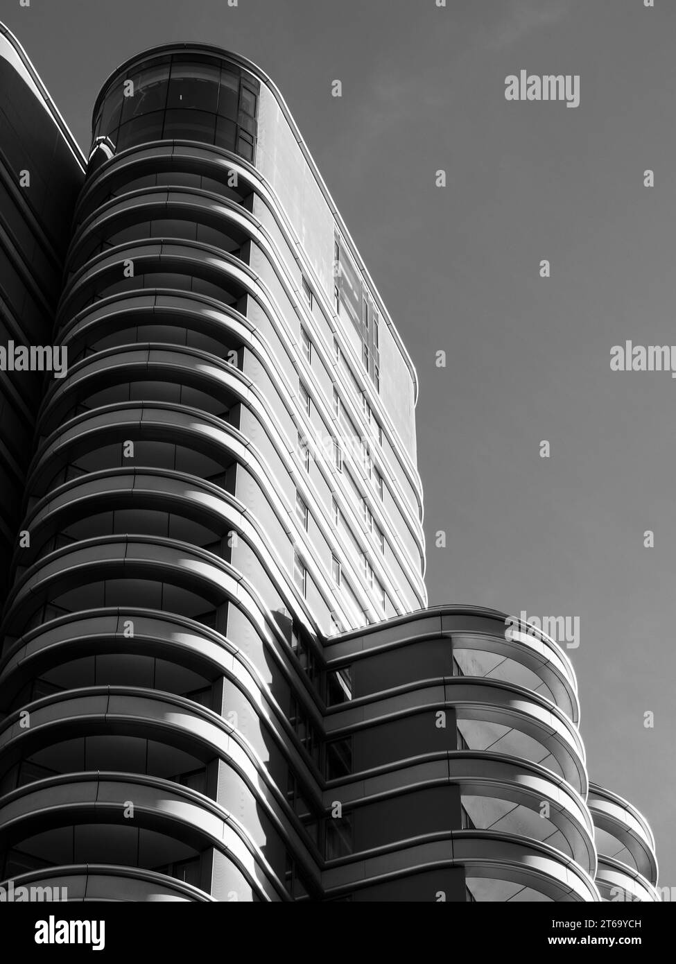 The Corniche, Mixed Use Development, Albert Embankment, South London, Londres, Angleterre, Royaume-Uni, GB. Banque D'Images