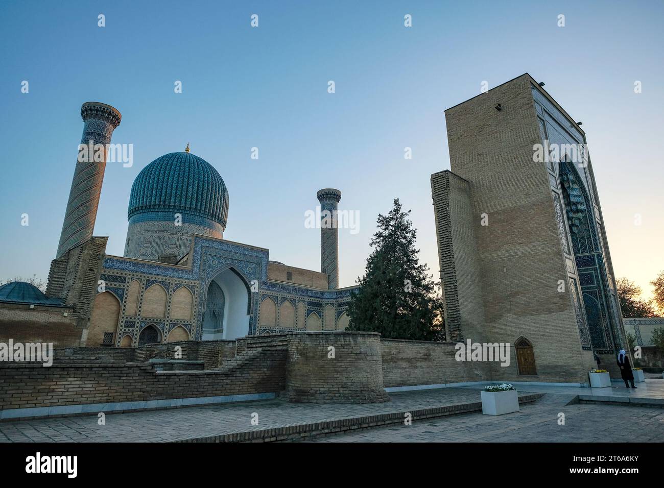 Samarkand, Ouzbékistan - 3 novembre 2023 : Mausolée Gur-e-Amir à Samarkand, Ouzbékistan. Banque D'Images