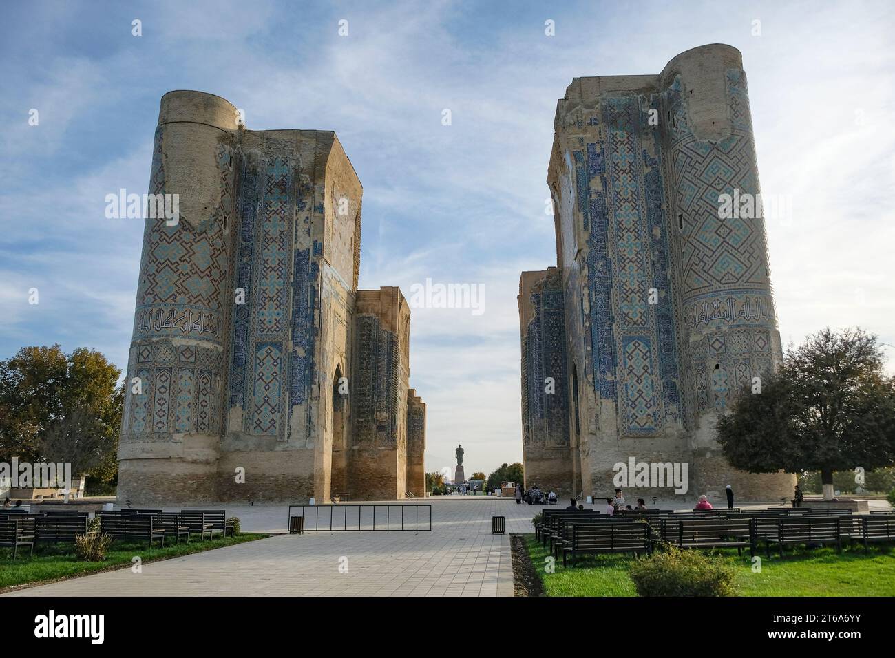 Shahrisabz, Ouzbékistan - 4 novembre 2023 : ruines du palais Ak Saray à Shahrisabz, Ouzbékistan. Banque D'Images