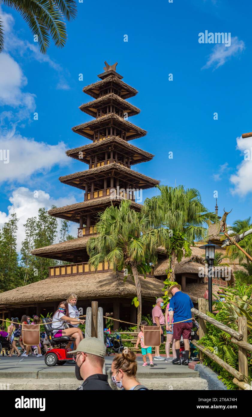 Attraction Enchanted Tiki Room dans la zone Adventure Land de Magic Kingdom à Walt Disney World, Orlando, Floride Banque D'Images