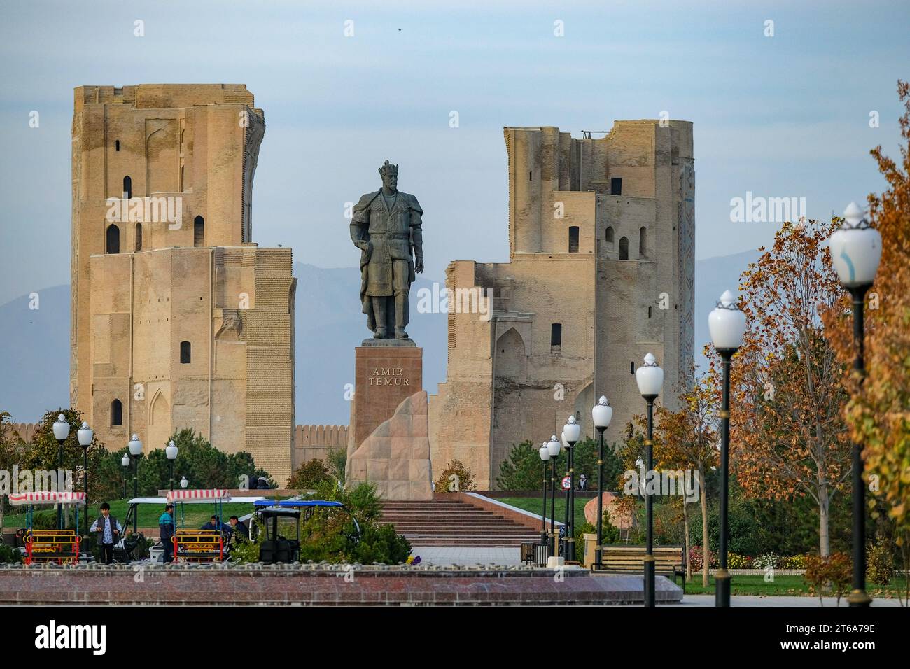 Shahrisabz, Ouzbékistan - 4 novembre 2023 : ruines du palais Ak Saray à Shahrisabz, Ouzbékistan. Banque D'Images