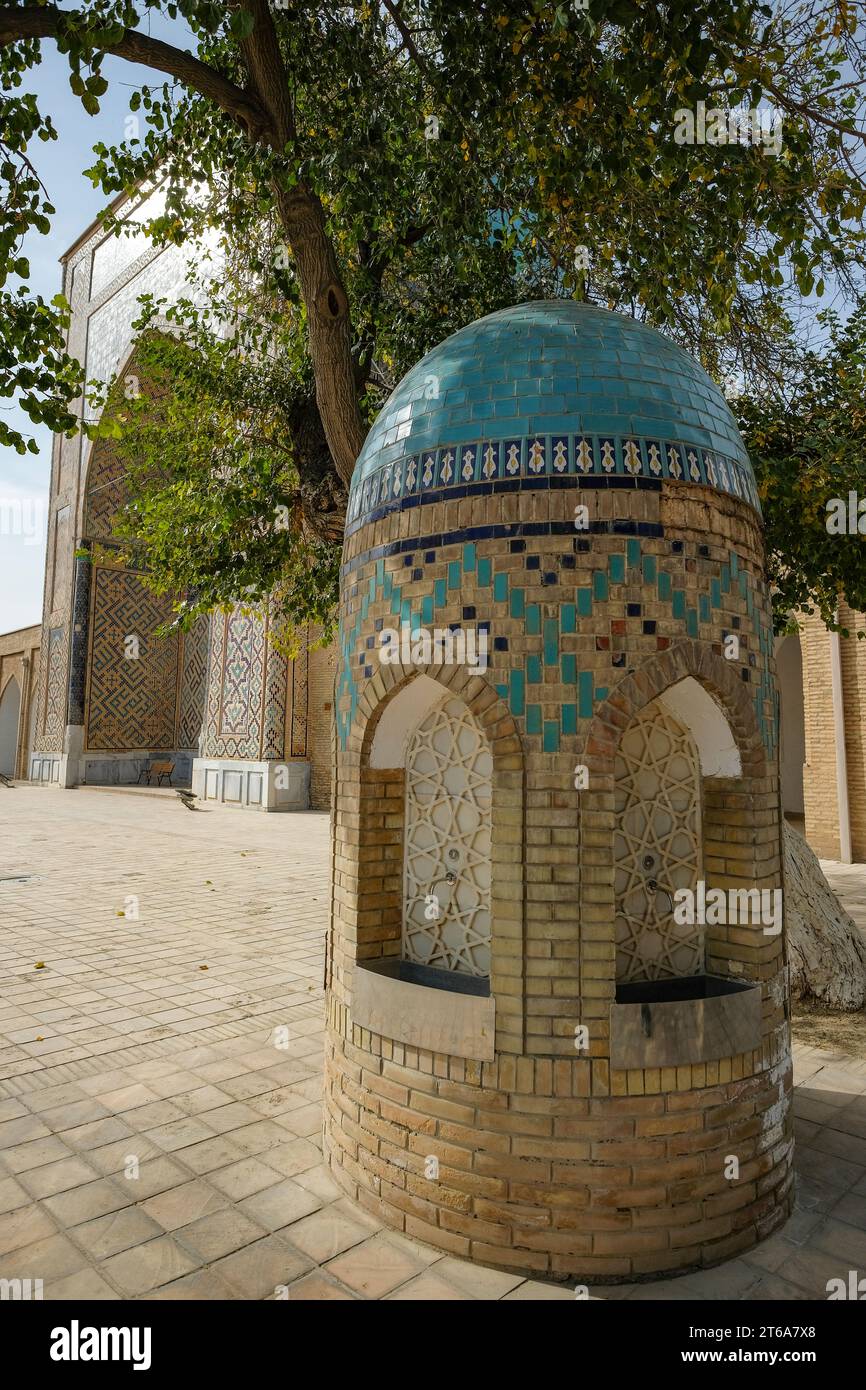 Shahrisabz, Ouzbékistan - 5 novembre 2023 : la mosquée Kok Gumbaz à Shahrisabz, Ouzbékistan. Banque D'Images