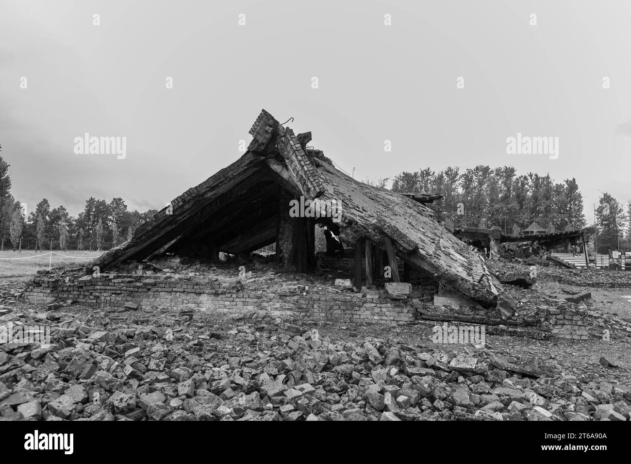 KZ Auschwitz Um Beweise für die massenhafte Tötung Gefangener zu vernichten wurden BEI der Befreiung die Gaskammern durch die nazis zerstoert. *** Camp de concentration d'Auschwitz afin de détruire les preuves du massacre de prisonniers, les chambres à gaz ont été détruites par les nazis pendant la libération xMMx crédit : Imago/Alamy Live News Banque D'Images