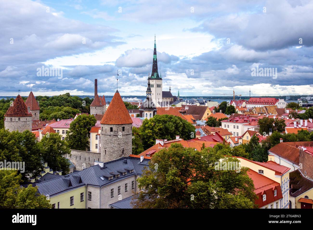 Tallin ville est la capitale de l'Estonie pour des vacances toute l'année, avec de nombreux monuments anciens et un excellent climat, Tallin ville, Estonie, 08-10-2021 Banque D'Images