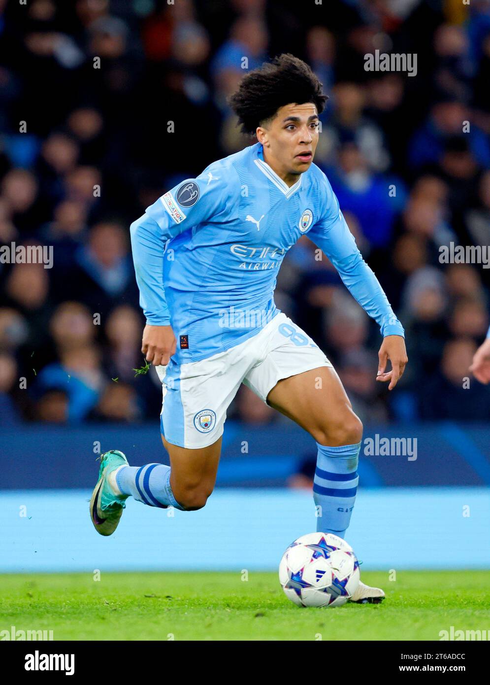 Rico Lewis de Manchester City lors du match de l'UEFA Champions League Group G au Etihad Stadium, Manchester. Date de la photo : mardi 7 novembre 2023. Banque D'Images