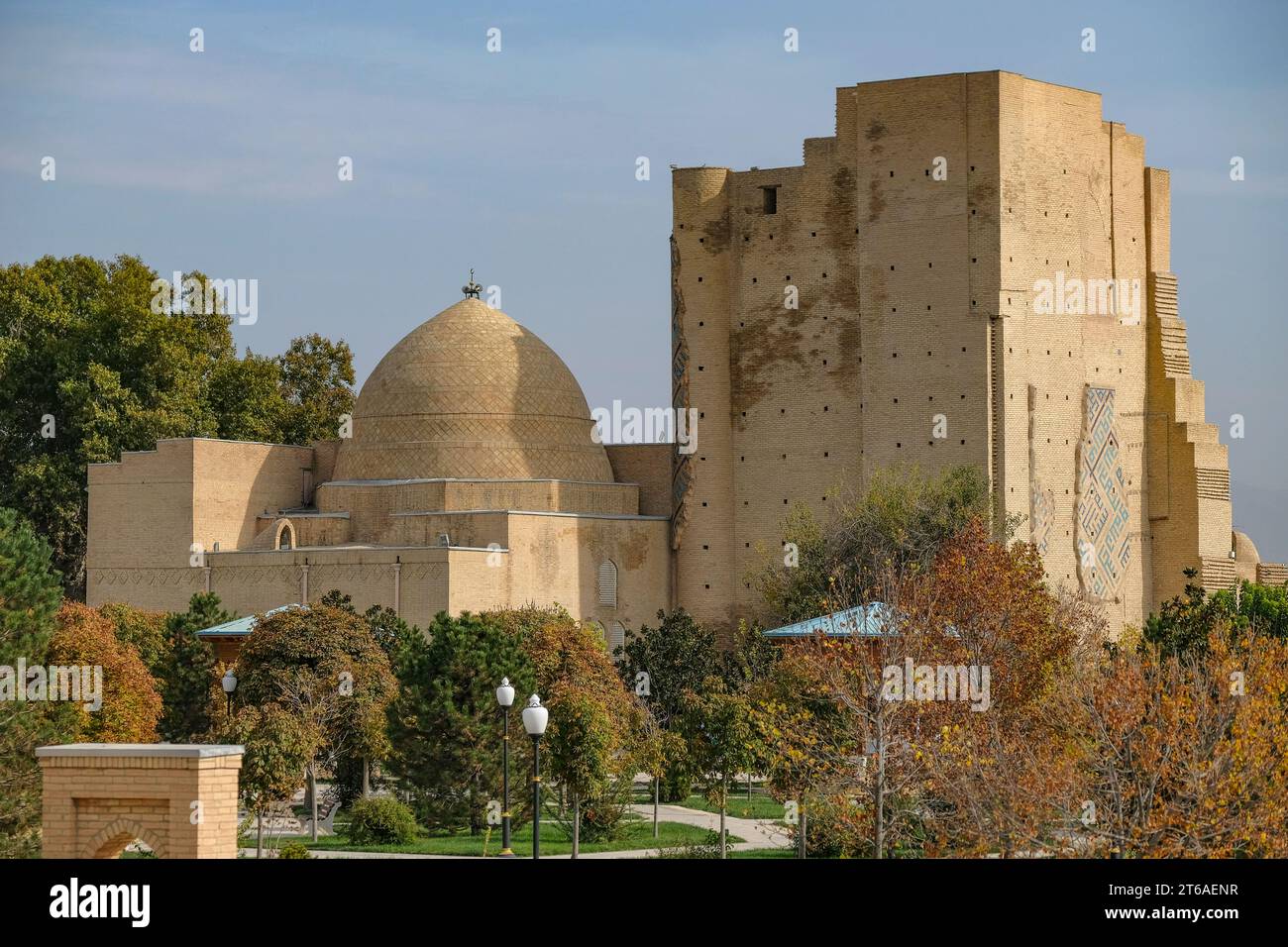 Shahrisabz, Ouzbékistan - 5 novembre 2023 : Mausolée Dorus Saodat Jahangir à Shahrisabz, Ouzbékistan. Banque D'Images
