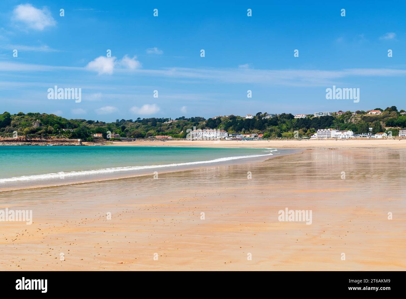 Plage de St Brelade sur la côte sud-ouest de Jersey, îles Anglo-Normandes Banque D'Images