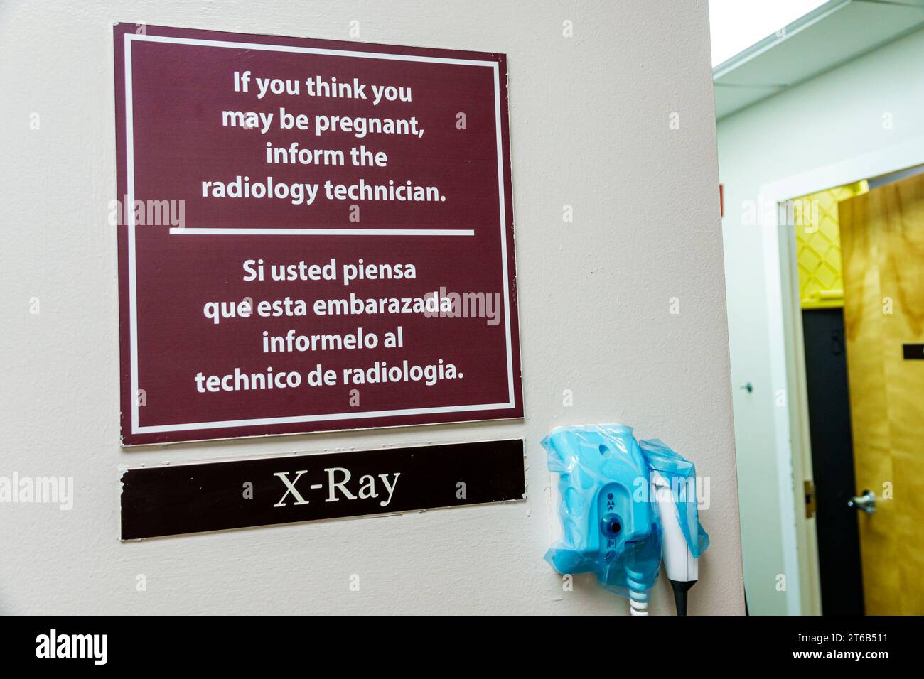 Miami Beach Floride, centre de santé communautaire de Miami Beach, soins à faible revenu, 2 langues multiples, bilingue multilingue, espagnol anglais, enceinte pr Banque D'Images