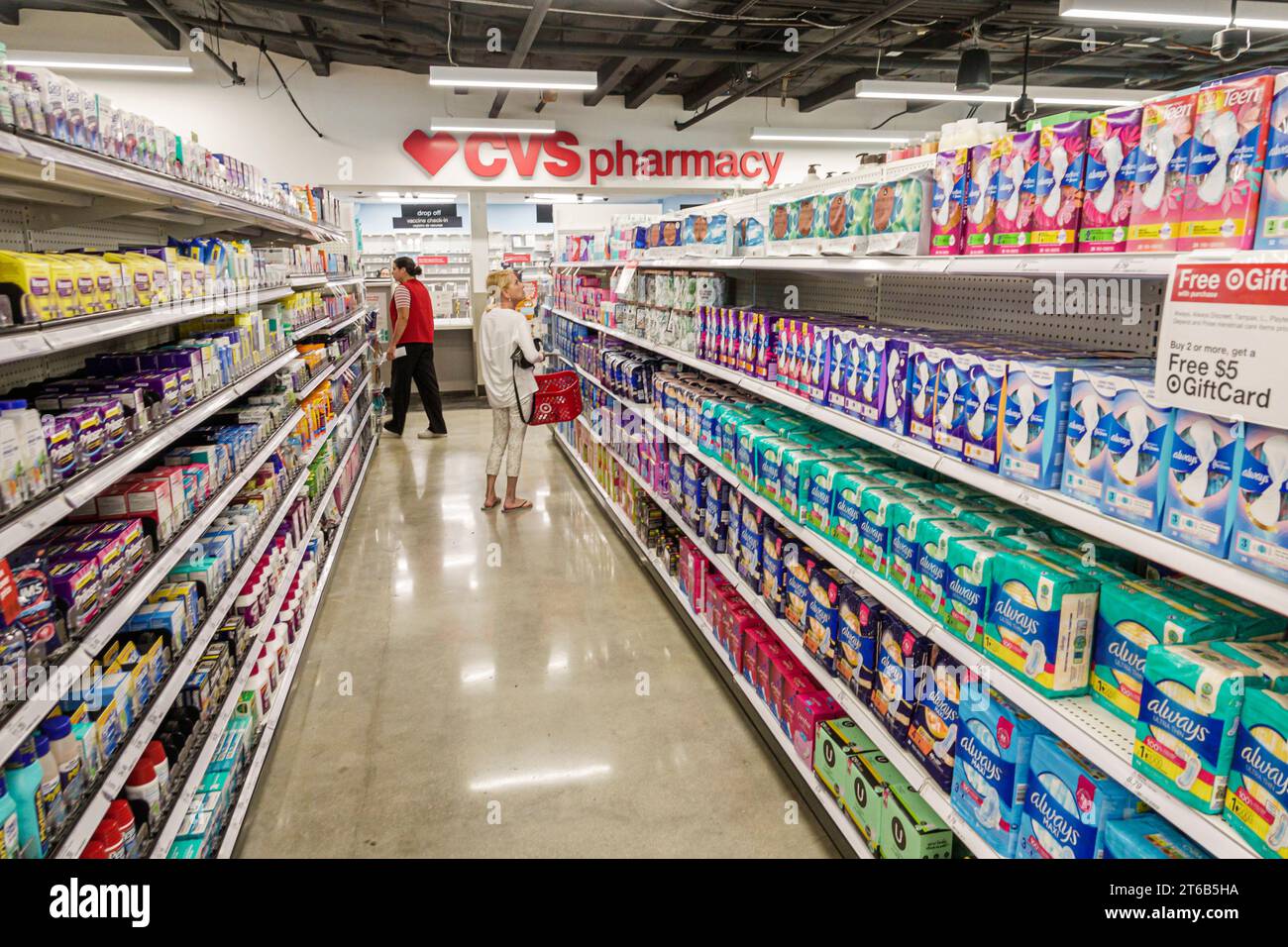 Miami Beach Floride, magasin Target discount, intérieur intérieur, étalage de vente d'étagères, serviettes jetables de produits d'hygiène féminine, CVS Banque D'Images