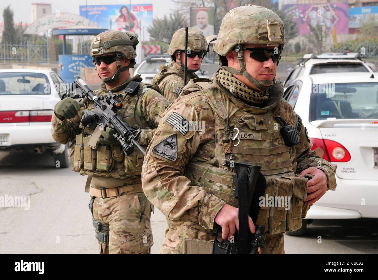 Soldats AMÉRICAINS au cercle de la liberté à Kaboul Banque D'Images