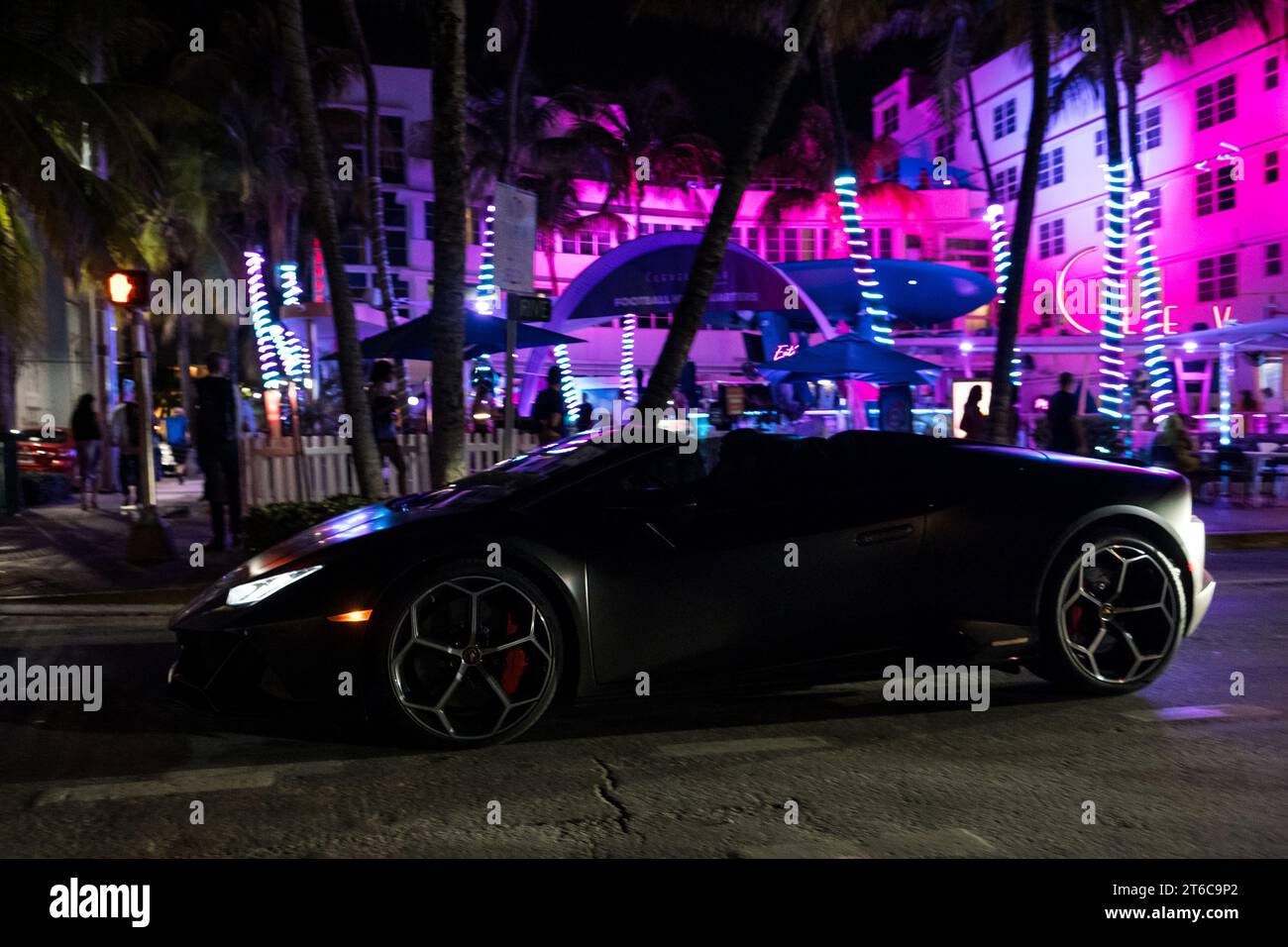 Miami, États-Unis. 20 octobre 2023. Une Lamborginin à l'extérieur de Clevelander South Beach. Banque D'Images