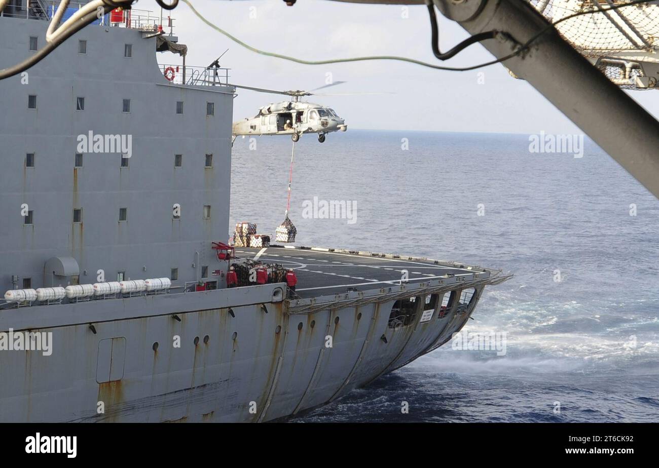 BOXER USS (LHD 4) 131115 Banque D'Images