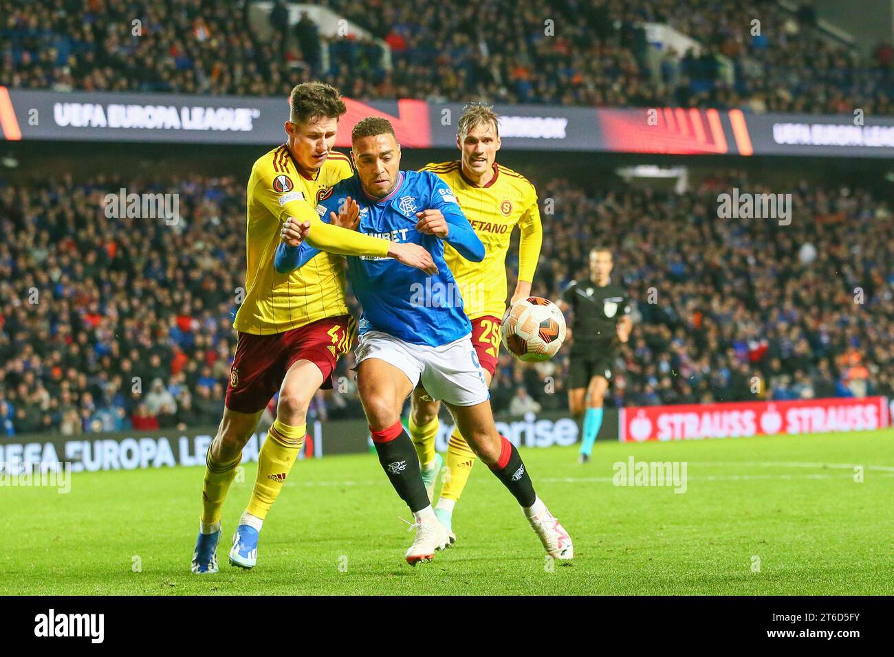 09 novembre 23. Glasgow Royaume-Uni. Dans le quatrième match pour les Rangers dans le groupe C de l'UEFA League, ils ont joué au Sparta Prague à l'Ibrox Stadium, Glasgow, Écosse, Royaume-Uni. Avant le match, les deux équipes avaient disputé 3 matchs et avaient chacune 4 points. Crédit : Findlay/Alamy Live News Banque D'Images