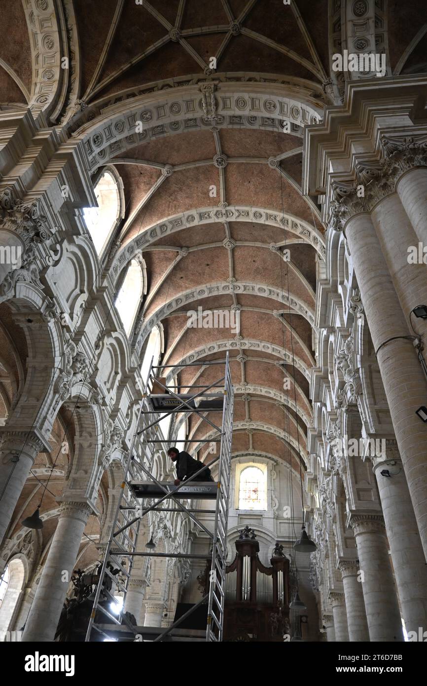 Échafaudage à l'intérieur de l'église de St. Jean-Baptiste au Béguinage (Église Saint-Jean-Baptiste au Béguinage) – Bruxelles Belgique – 24 octobre 2023 Banque D'Images Échafaudage à l'intérieur de l'église de St. Jean-Baptiste au Béguinage (Église Saint-Jean-Baptiste au Béguinage) – Bruxelles Belgique – 24 octobre 2023 Banque D'Images