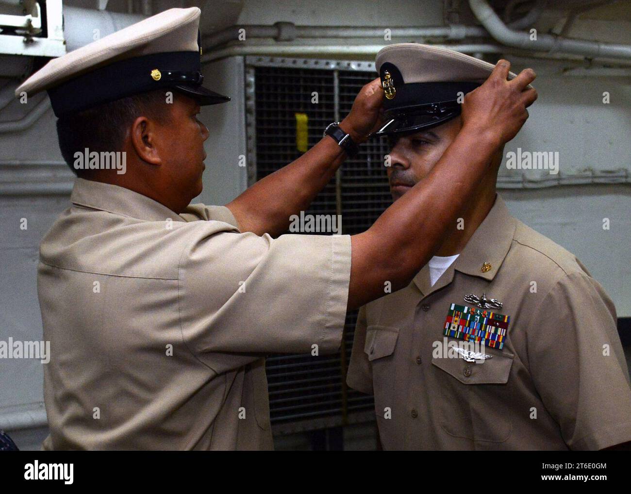 USS Green Bay Senior Chief Pinning 140606 Banque D'Images