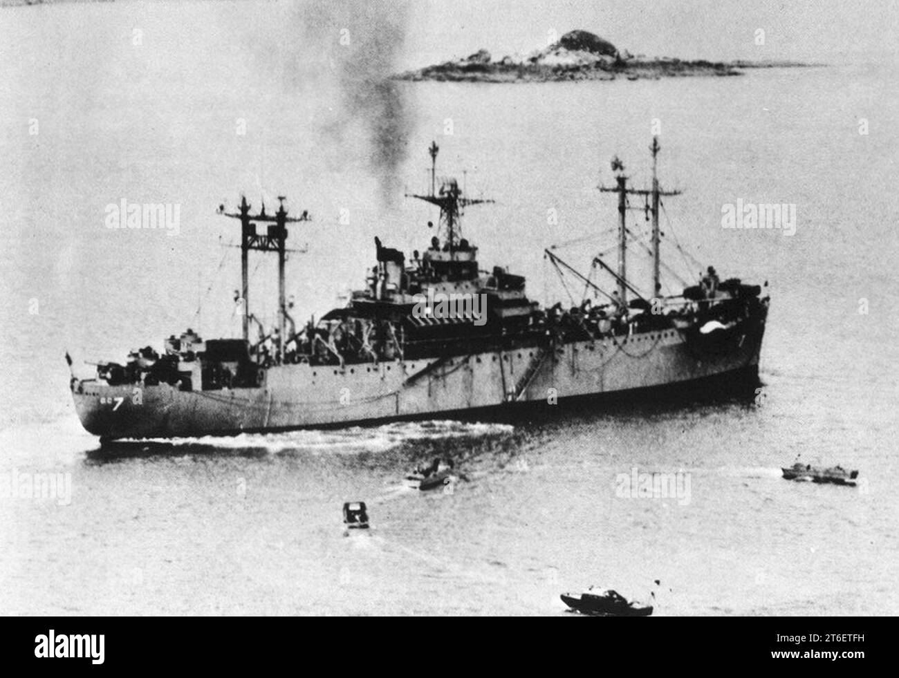 USS Mount McKinley (AGC-7) au début des années 1950 Banque D'Images