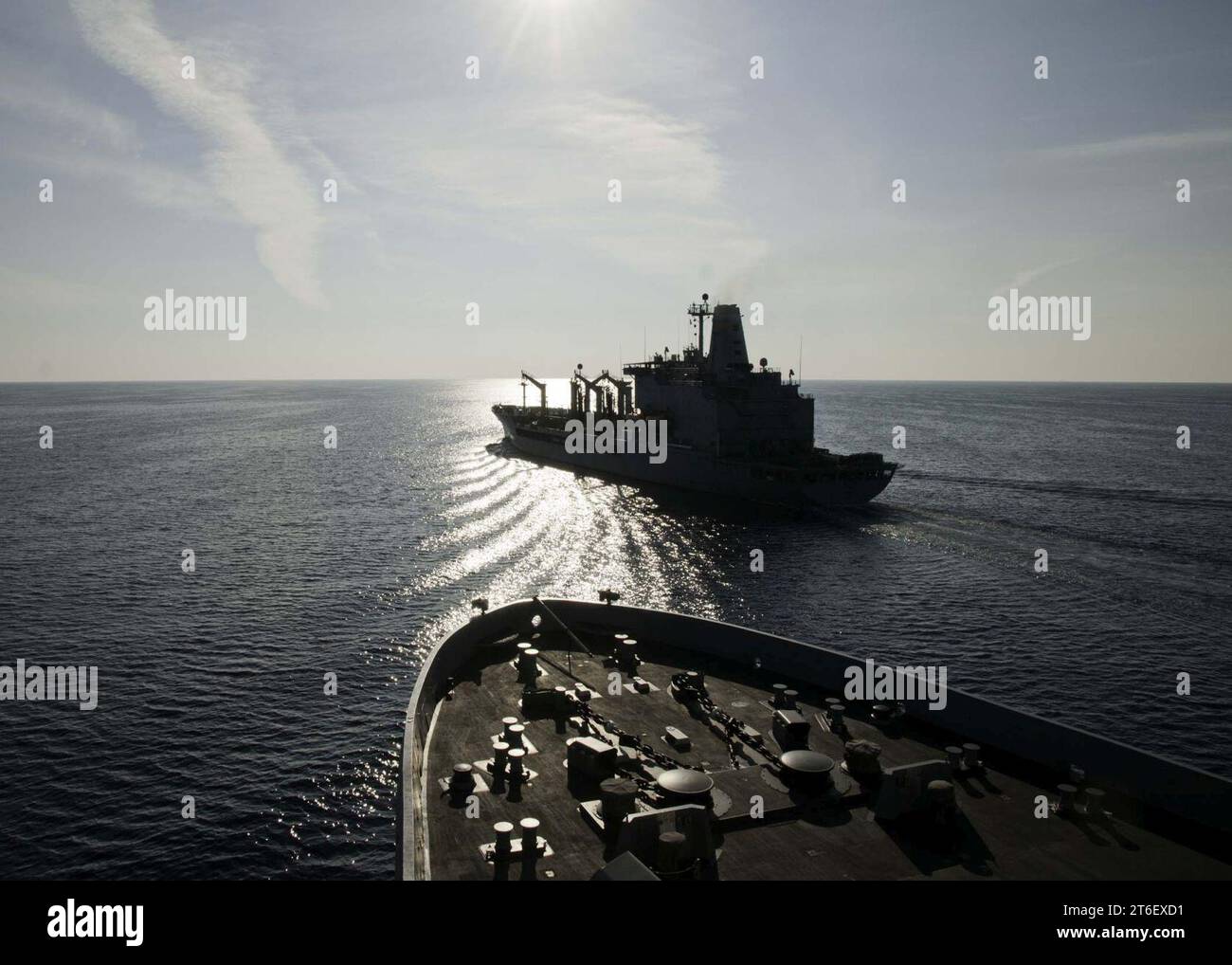 L'USS New York approche de l'USNS Laramie. (8232064255) Banque D'Images