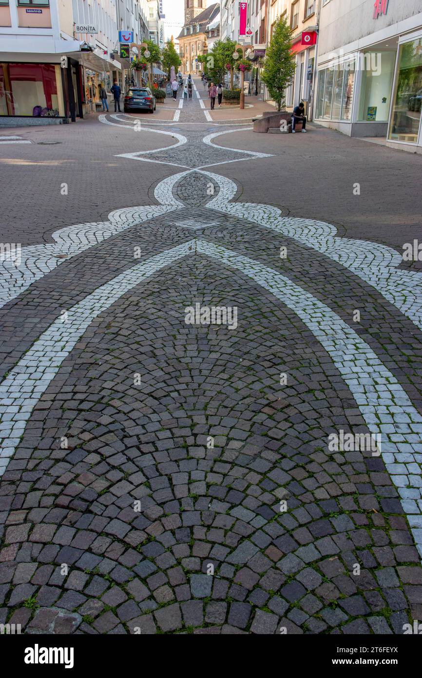 Mosaïque de pavage dans la zone piétonne dans la rue principale, Pirmasens, Rhénanie-Palatinat, Allemagne Banque D'Images
