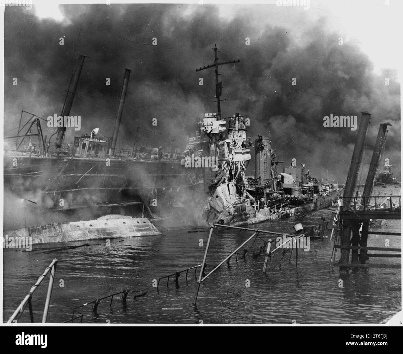 USS Shaw Burning Pear Harbor Banque D'Images