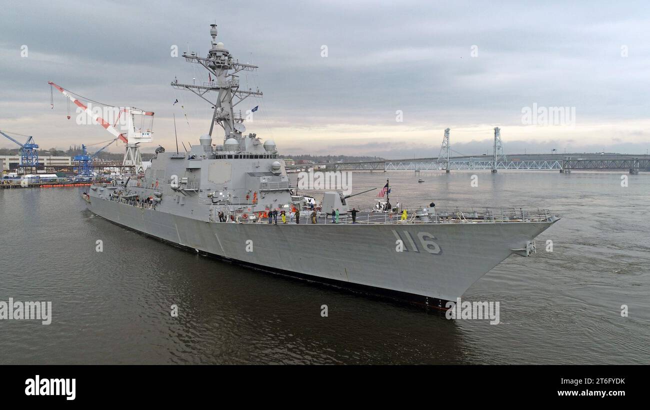 L'USS Thomas Hudner (DDG 116) revient après avoir terminé les essais d'acceptation Banque D'Images