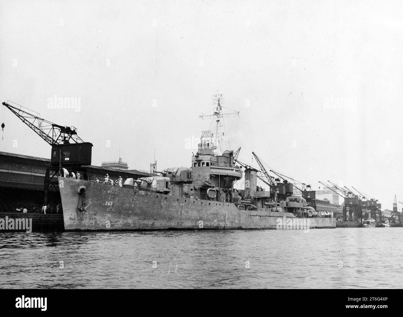 USS Winslow (DD-359) amarré à Rio de Janeiro, Brésil, vers décembre 1942 Banque D'Images