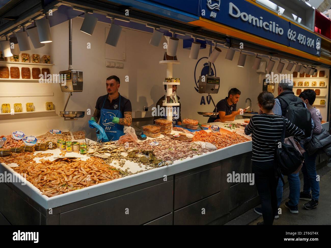 Malaga Espagne. Mercado Atarazanas, marchés couverts vendant des fruits de mer à Malaga, Andalousie, Espagne. Banque D'Images
