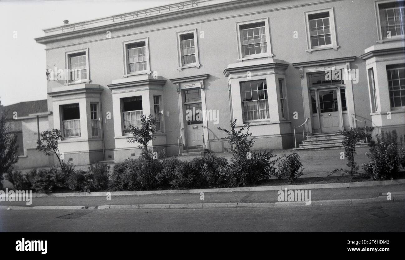 Années 1950, historique, la façade extérieure, victorienne tardive dans le style architectural de l'hôtel Junction, Bridlington, North Yorkshire, Angleterre, Royaume-Uni. Banque D'Images
