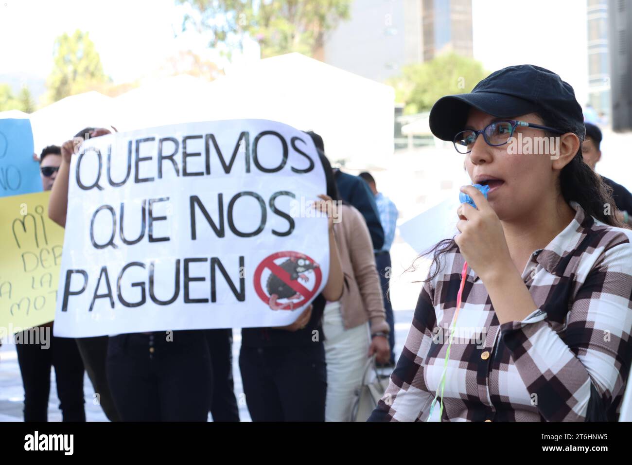 PLANTON PROVEEDORES IMPAGOS MINISTERIO FINANZAS Quito, viernes 10 de noviembre del 2023 Proveedores de distintos servicios del Estado, realizan un planton en la Plataforma Gubernamental Norte, para solitar al Ministerio de Finanzas, se asignen los recursos y cancque ases a millelen Fotos:Rolando Enriquez/API Quito Pichincha Ecuador soi-PLANTONPROVEEDORESIMPAGOSMINISTERIOFINANZAS-4c891c299cdc303fc8b21f5d6bc4ef3a *** PLANTON DES FOURNISSEURS IMPAYÉS MINISTÈRE DES FINANCES tenue à Quito, le vendredi 10 novembre 2023 fournisseurs DE divers services gouvernementaux Banque D'Images