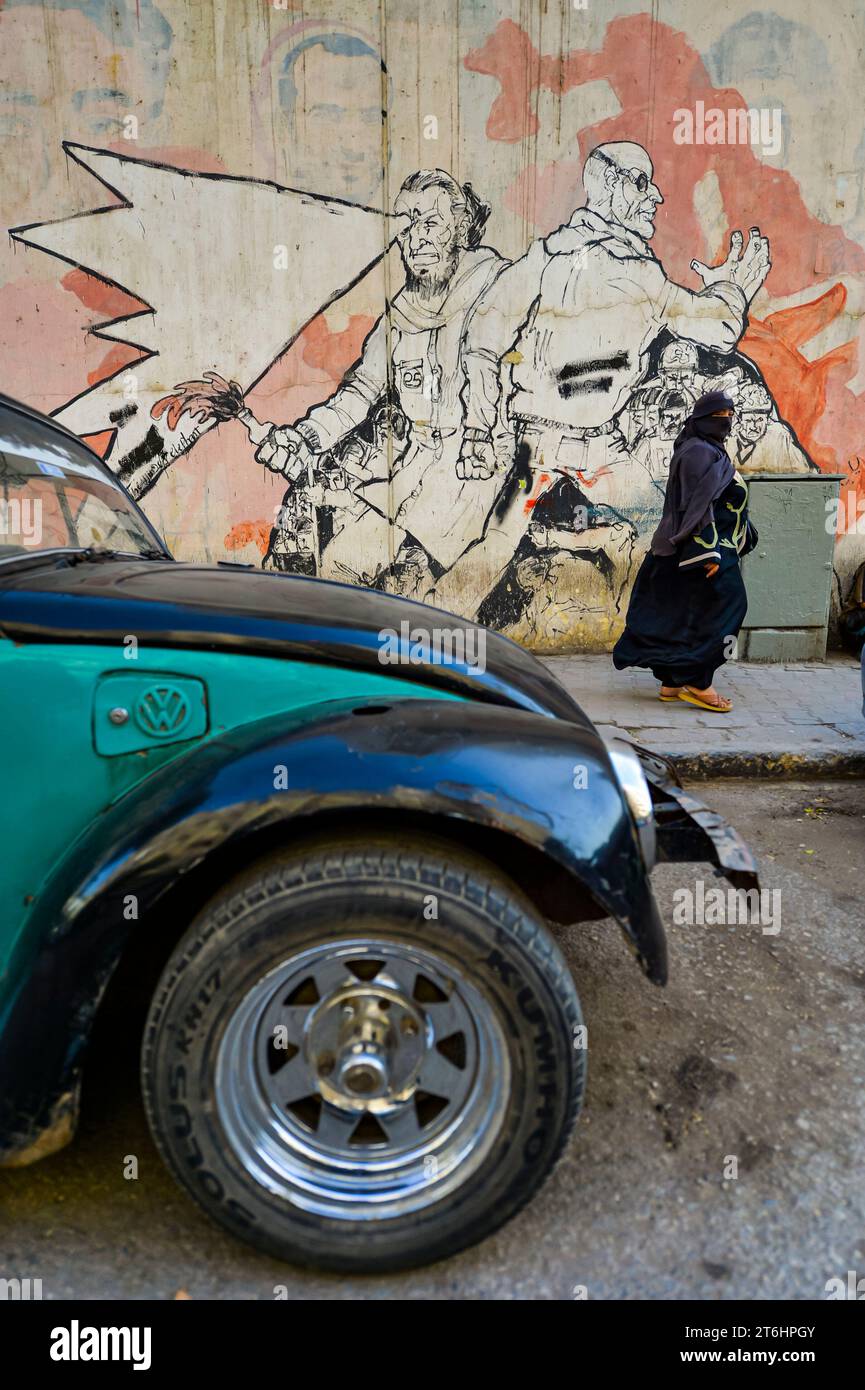 Egypte, le Caire, Downtown, SH Mohammed Mahmoud, graffiti de militants révolutionnaires Banque D'Images