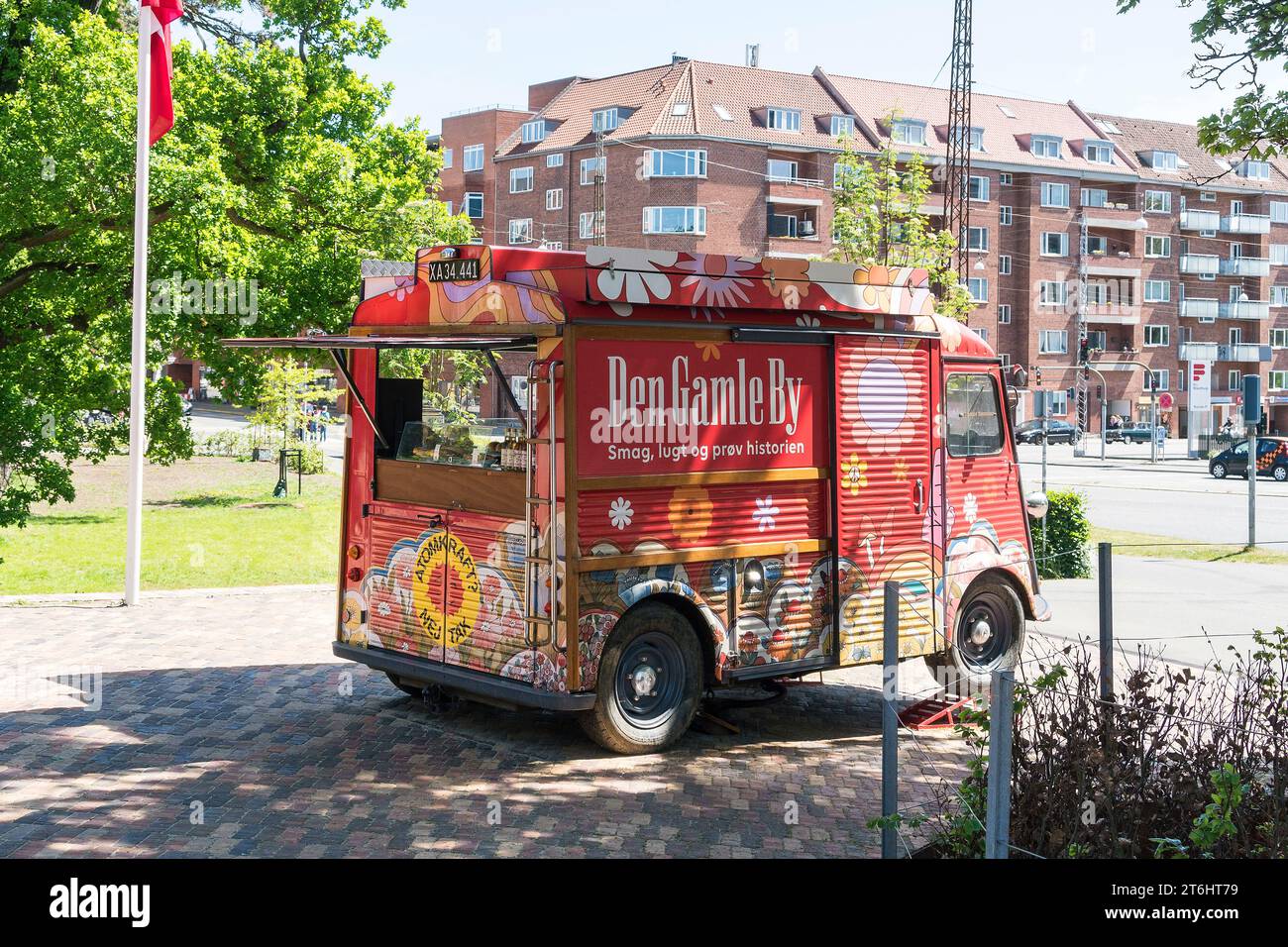 Danemark, Jutland, Aarhus, musée en plein air, 'Den Gamle By', camion de nourriture devant l'entrée, Oltimer, HY-Citroën Banque D'Images