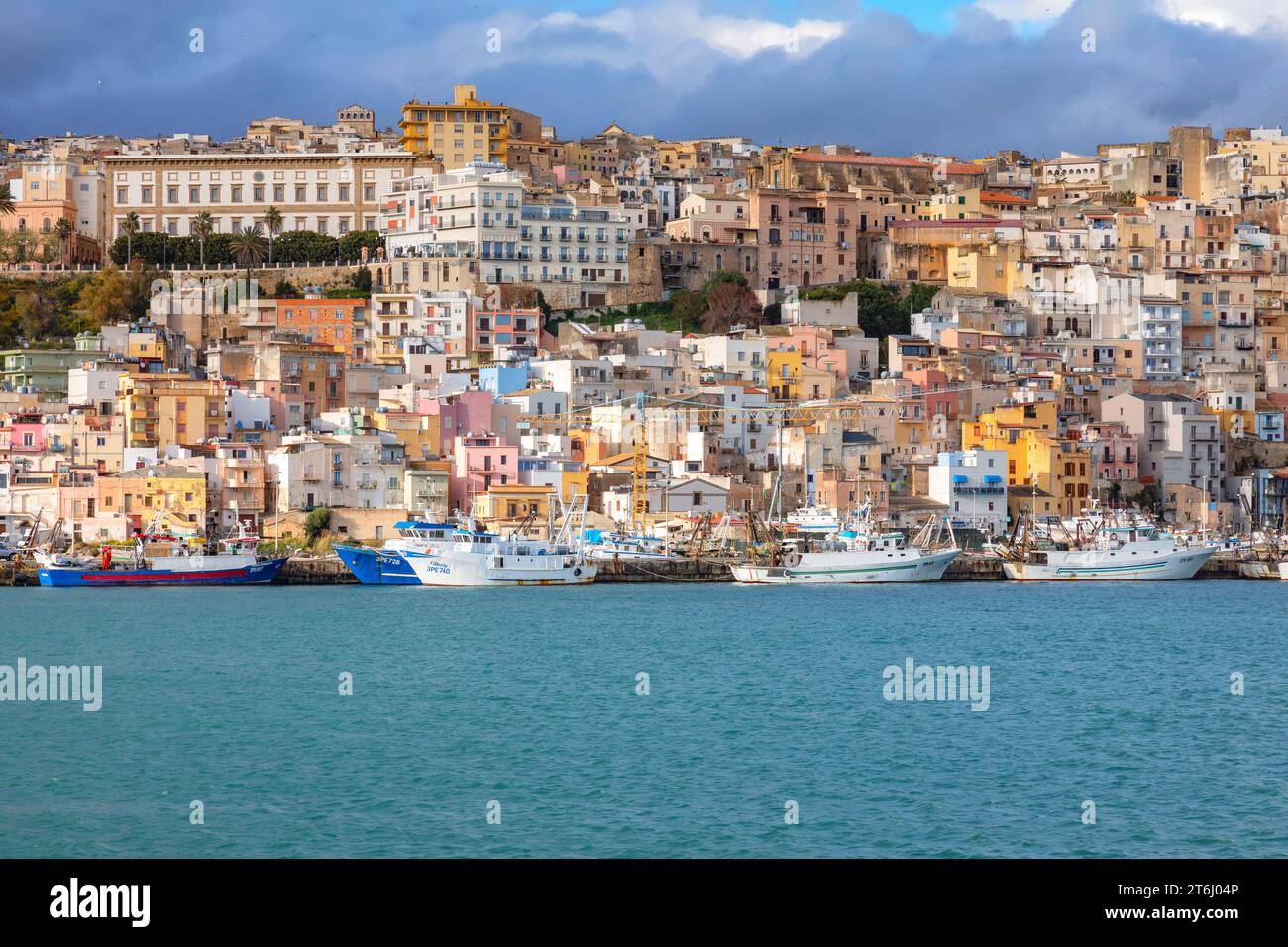 Vue sur le port de Sciacca, Sciacca, district d'Agrigente, Sicile, Italie Banque D'Images
