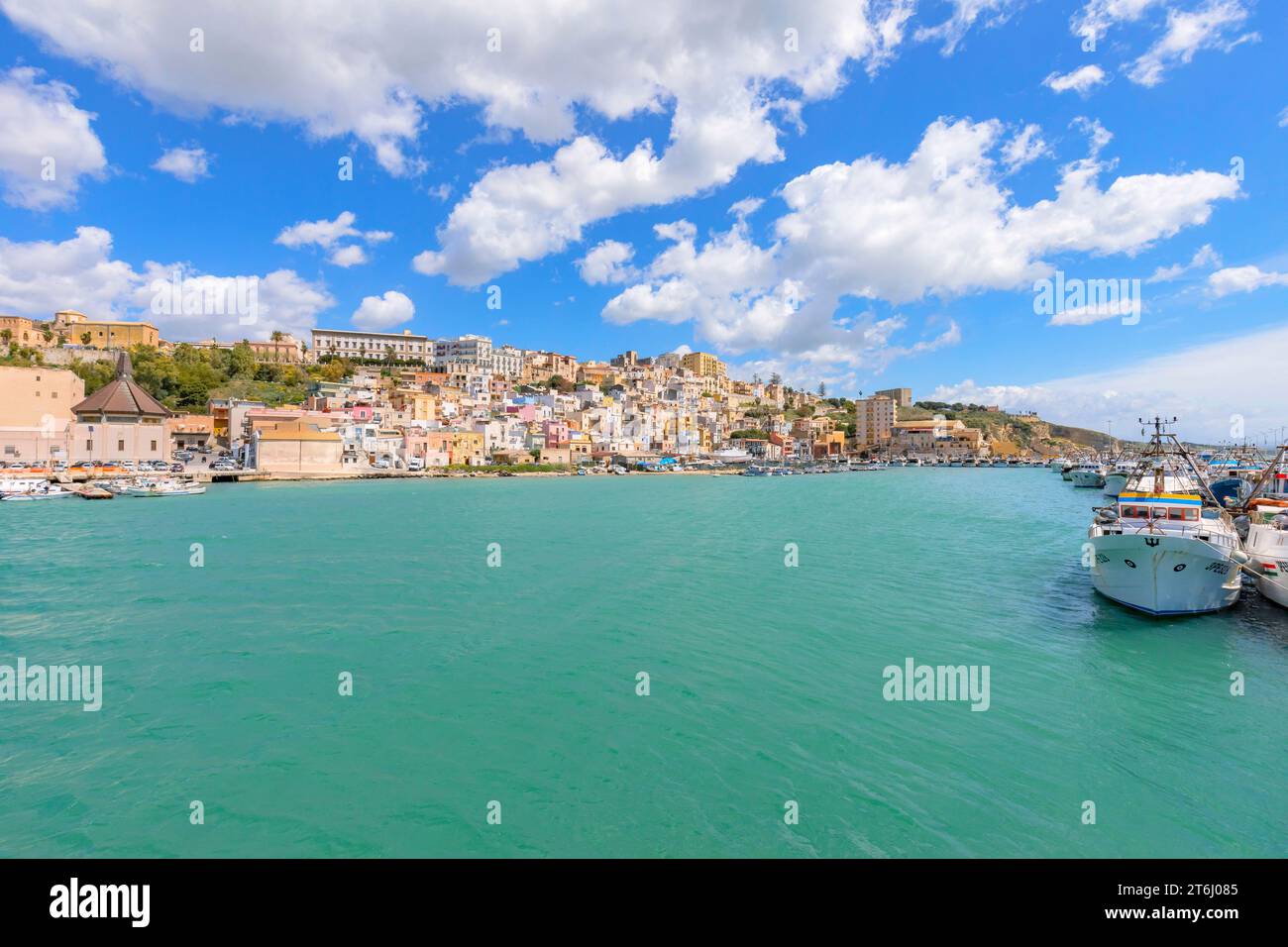 Vue sur le port de Sciacca, Sciacca, district d'Agrigente, Sicile, Italie Banque D'Images