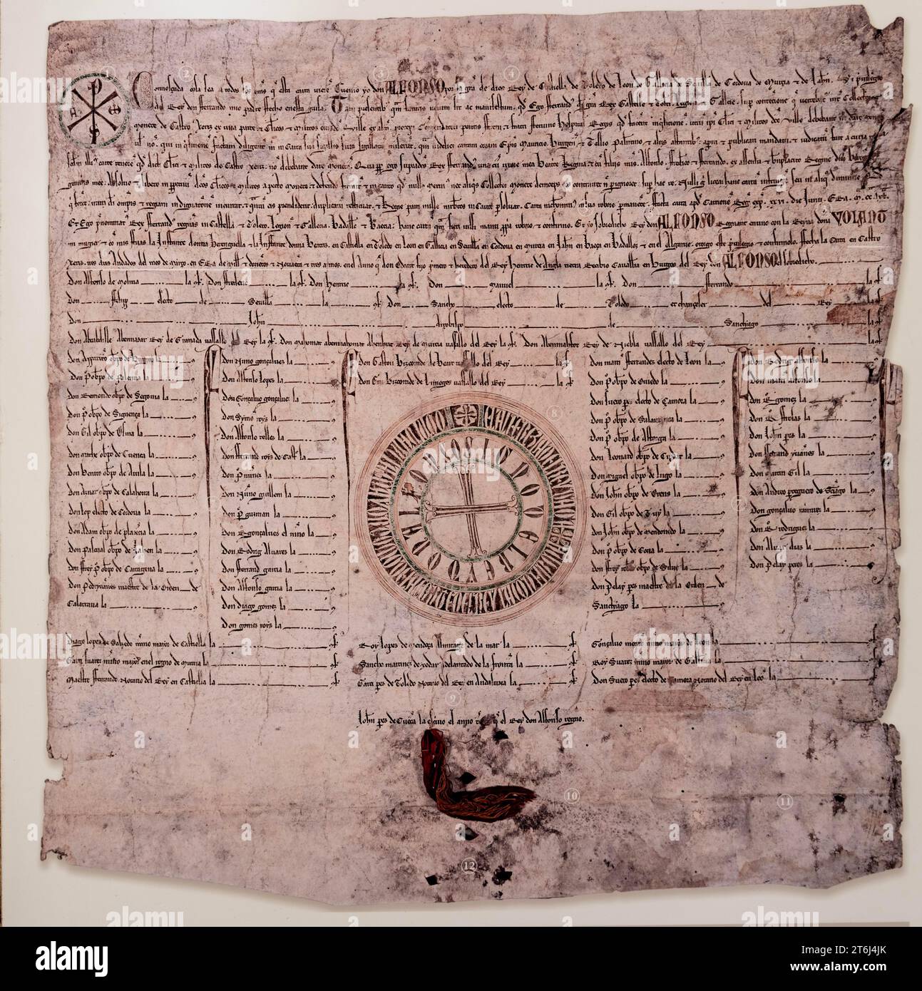 Fac-similé document historique du roi Alfonso X, Privilegio Rodado, dans l'arcade près de la mairie, village de Castrojeriz sur le chemin de St James Banque D'Images