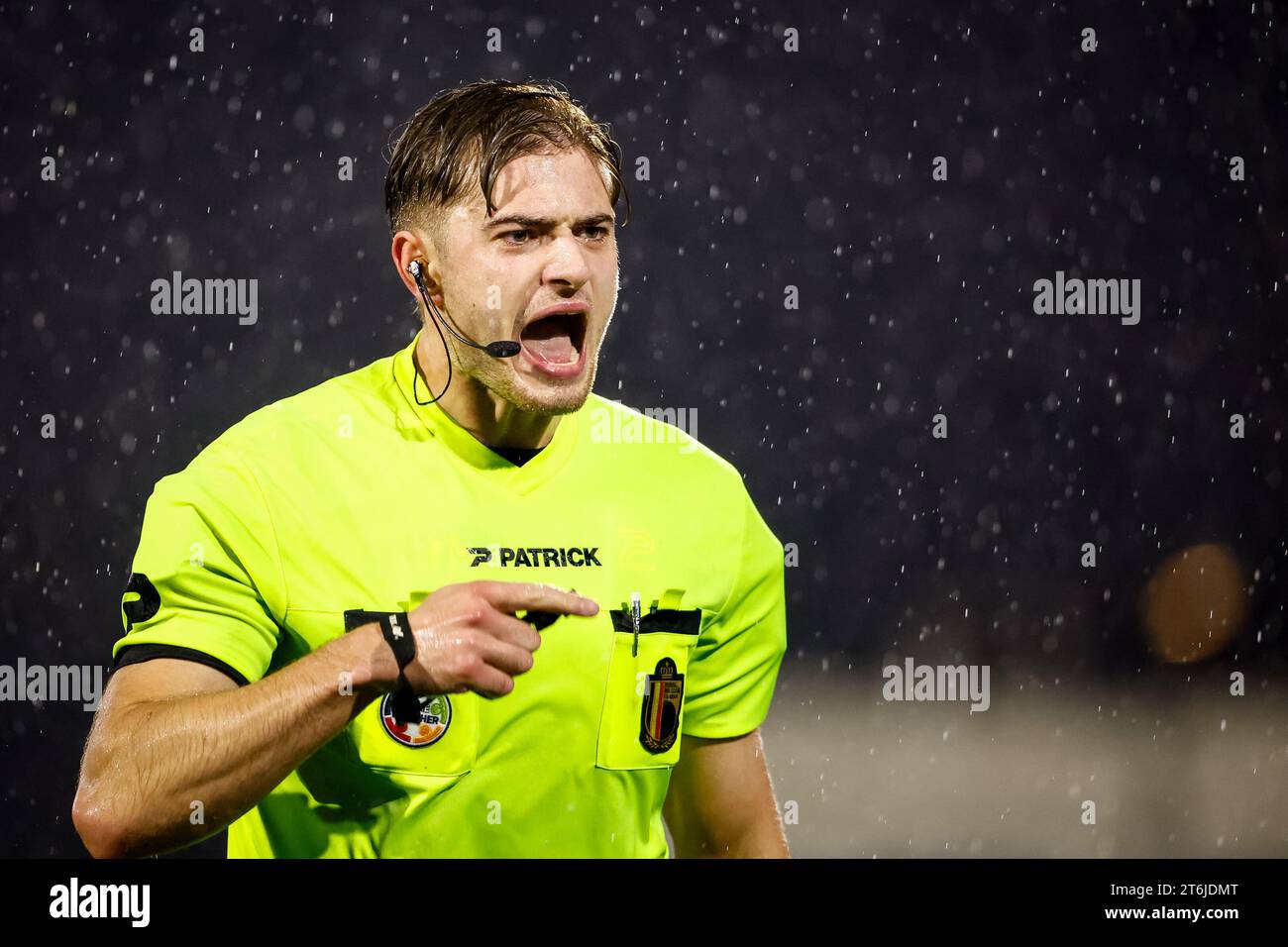 Eindhoven, pays-Bas. 10 novembre 2023. EINDHOVEN, PAYS-BAS - NOVEMBRE 10 : arbitre Dunken Van de Velde lors du match néerlandais Keuken Kampioen Divisie entre le FC Eindhoven et le VVV-Venlo au Jan Louwers Stadion le 10 novembre 2023 à Eindhoven, pays-Bas. (Photo Broer van den Boom/Orange Pictures) crédit : Orange pics BV/Alamy Live News Banque D'Images