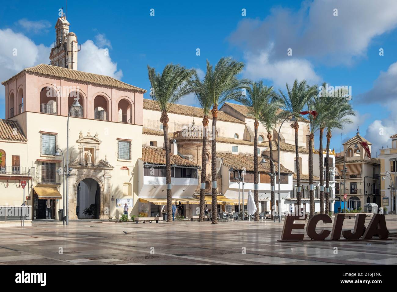 Vue sur la place principale d'Ecija. Andalousie, Espagne Banque D'Images