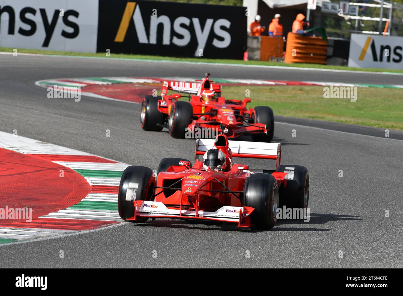 Scarperia, Mugello - 28 octobre 2023 : Ferrari F1-2000 année 2000 ex Michael Schumacher en action sur le circuit du Mugello lors des Ferrari World finals 202 Banque D'Images