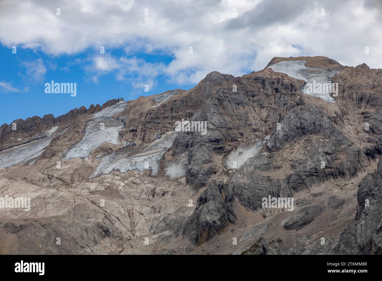 Vue sur la Marmolade depuis le refuge Viel dal Pan, été 2022, Dolomites, Italie Banque D'Images