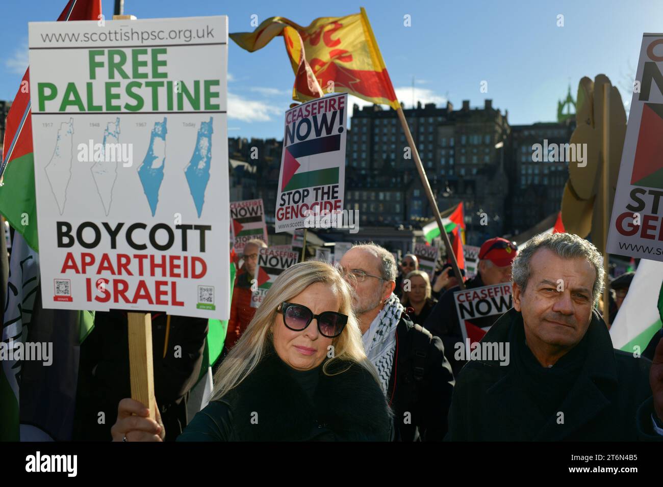 Édimbourg Écosse, Royaume-Uni 11 novembre 2023. Manifestation pro palestinienne du jour de l'Armistice sur le pont Waverley. crédit sst/alamy live news Banque D'Images
