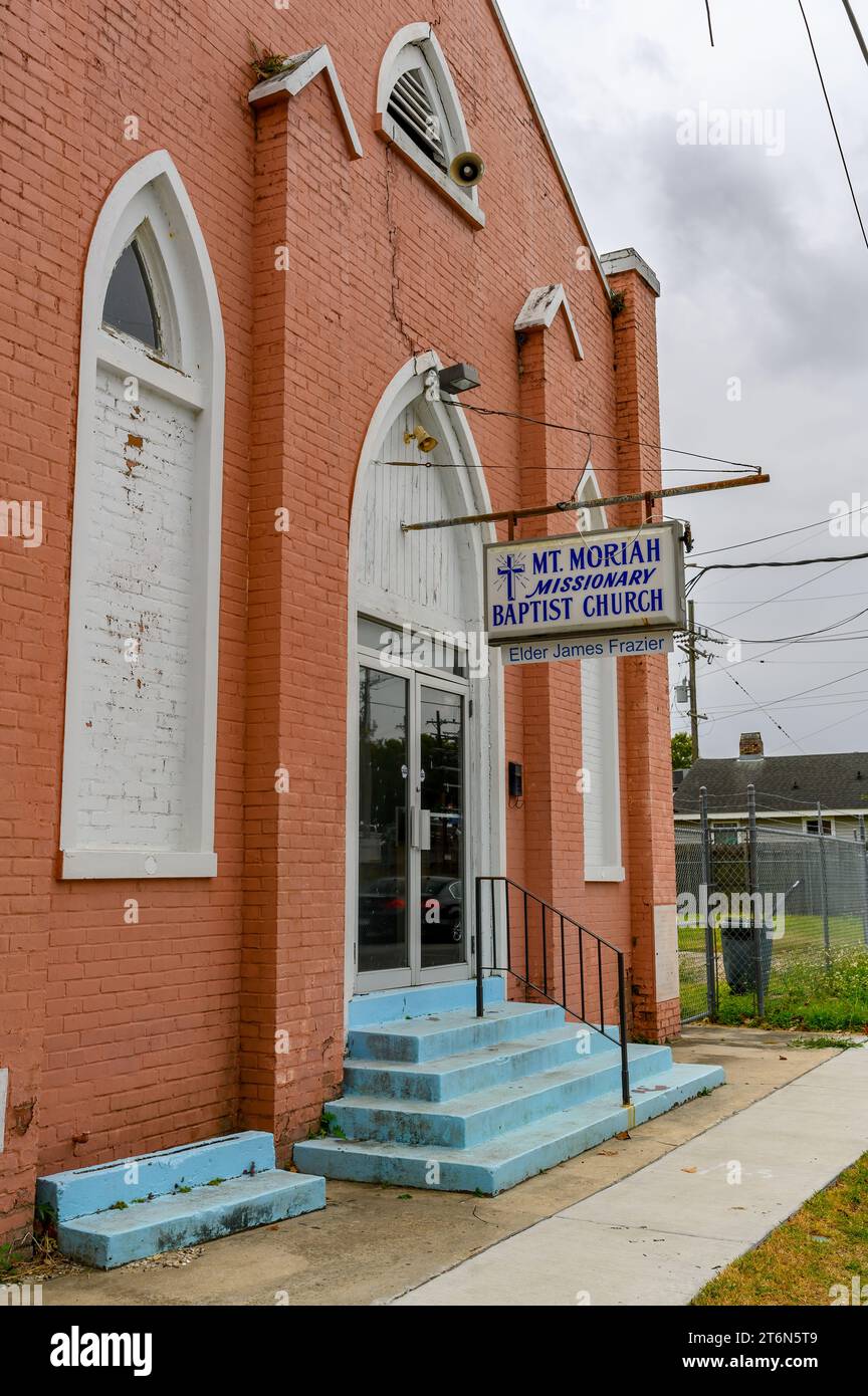 LA NOUVELLE-ORLÉANS, LA, États-Unis - 9 NOVEMBRE 2023 : vue inclinée du mont Moriah Missionary Baptist Church sur Millaudon Street dans Uptown Neighborhood Banque D'Images